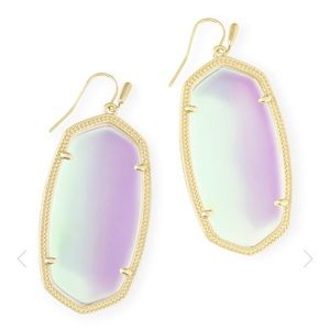 Kendra Scott. Danielle gold drop earrings.
